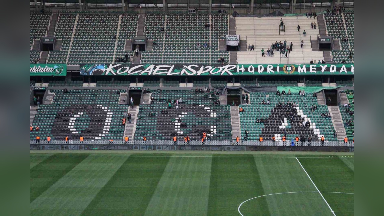 Kocaelispor Taraftarlarından Yönetime Sert Mesaj: Hodri Meydan