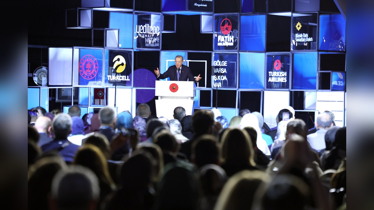 Cumhurbaşkanı Erdoğan, İstanbul'da 3’üncü Yeditepe Bienali’nin Açılışını Gerçekleştirdi
