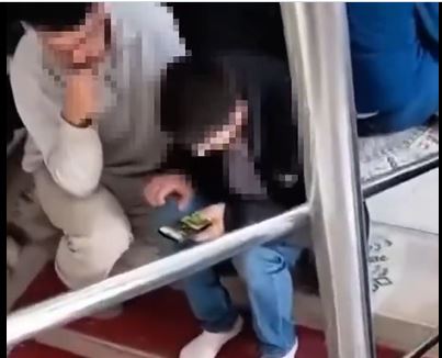 Cuma Hutbesinde kumar skandalı: Genç çocuk telefonundan kumar oynadı
