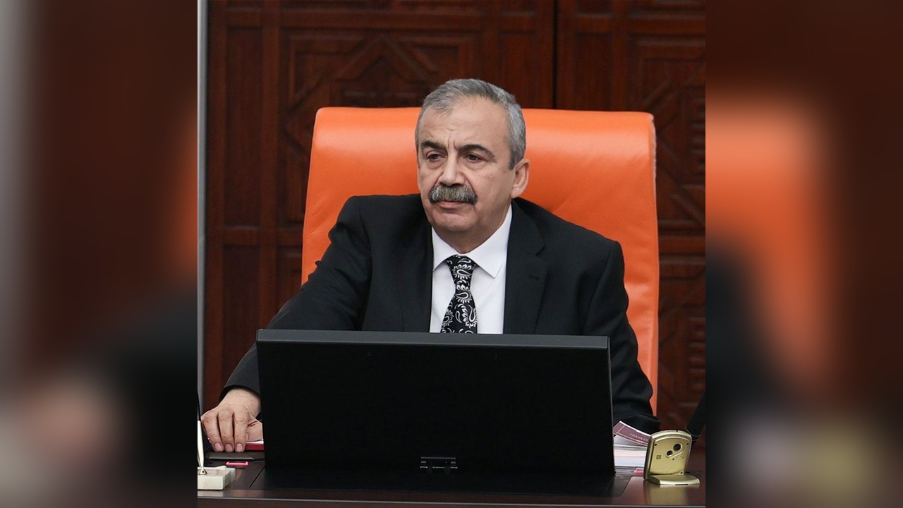 Sırrı Süreyya Önder’in Çocukluk Arkadaşı Dirençli Bir Kişi Olarak Anlatıyor