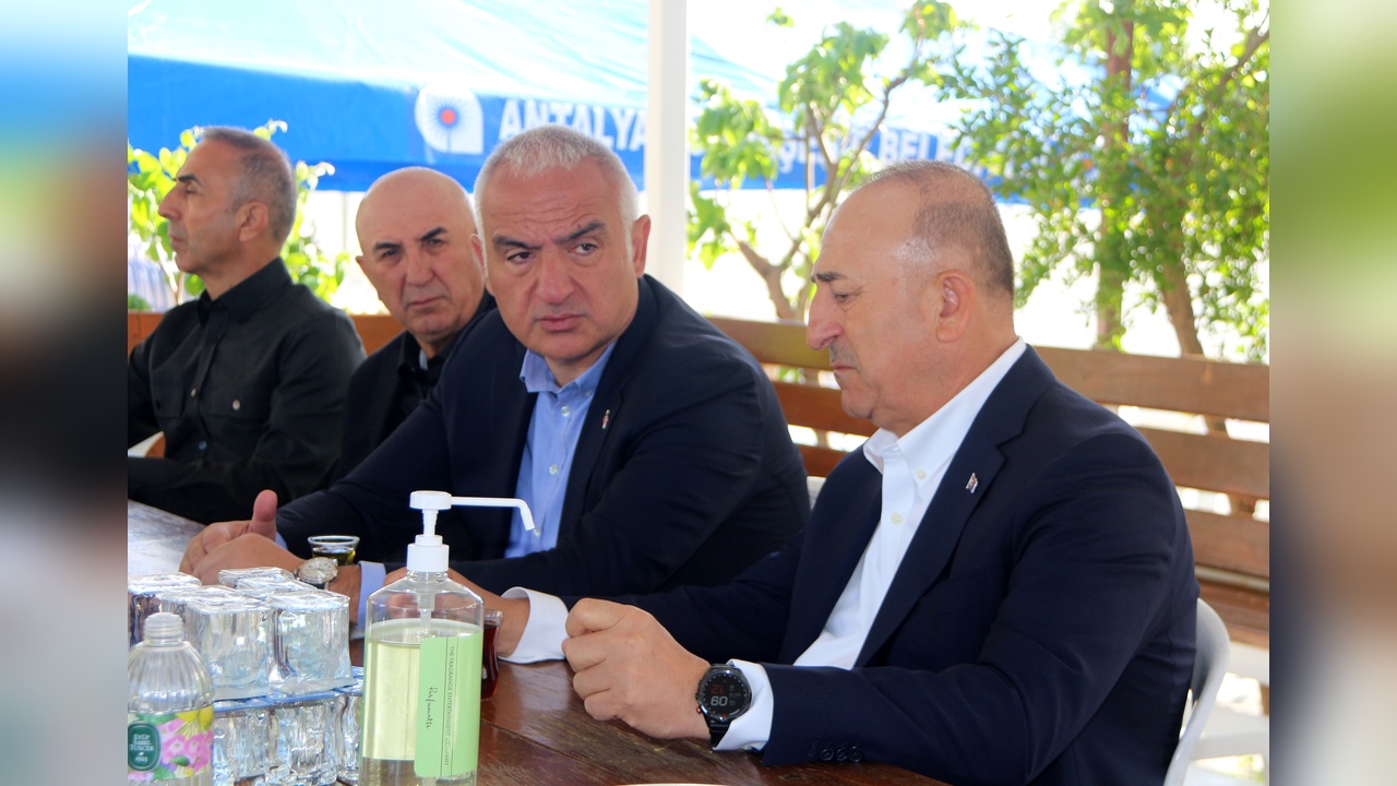 Bakan Ersoy ve Azerbaycan Dışişleri Bakanı Bayramov'dan Çavuşoğlu'na Taziye Ziyareti