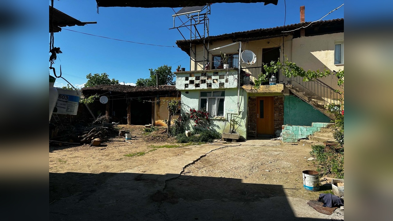 İzmir'de Aile İçi Tartışma Kanlı Bitti: Oğul Tüfekle Yaralandı