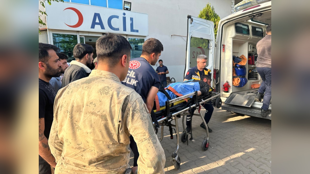 Diyarbakır'da Komşu Aileler Arasında Çıkan Kavgada 6 Kişi Yaralandı