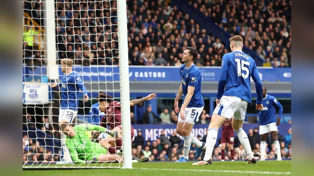 Manchester City, Everton'ı 2-0 Yenerek Üç Puan Aldı