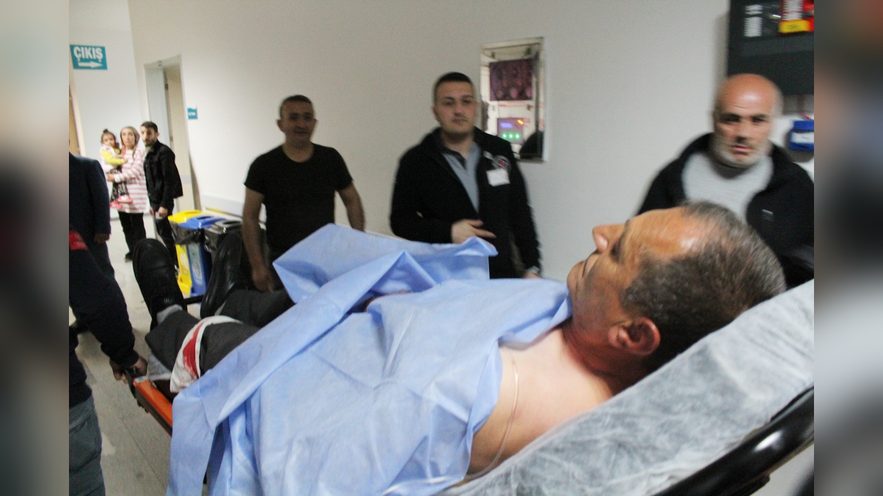 Otopark Tartışmasında Komşu Bıçakla Yaralandı
