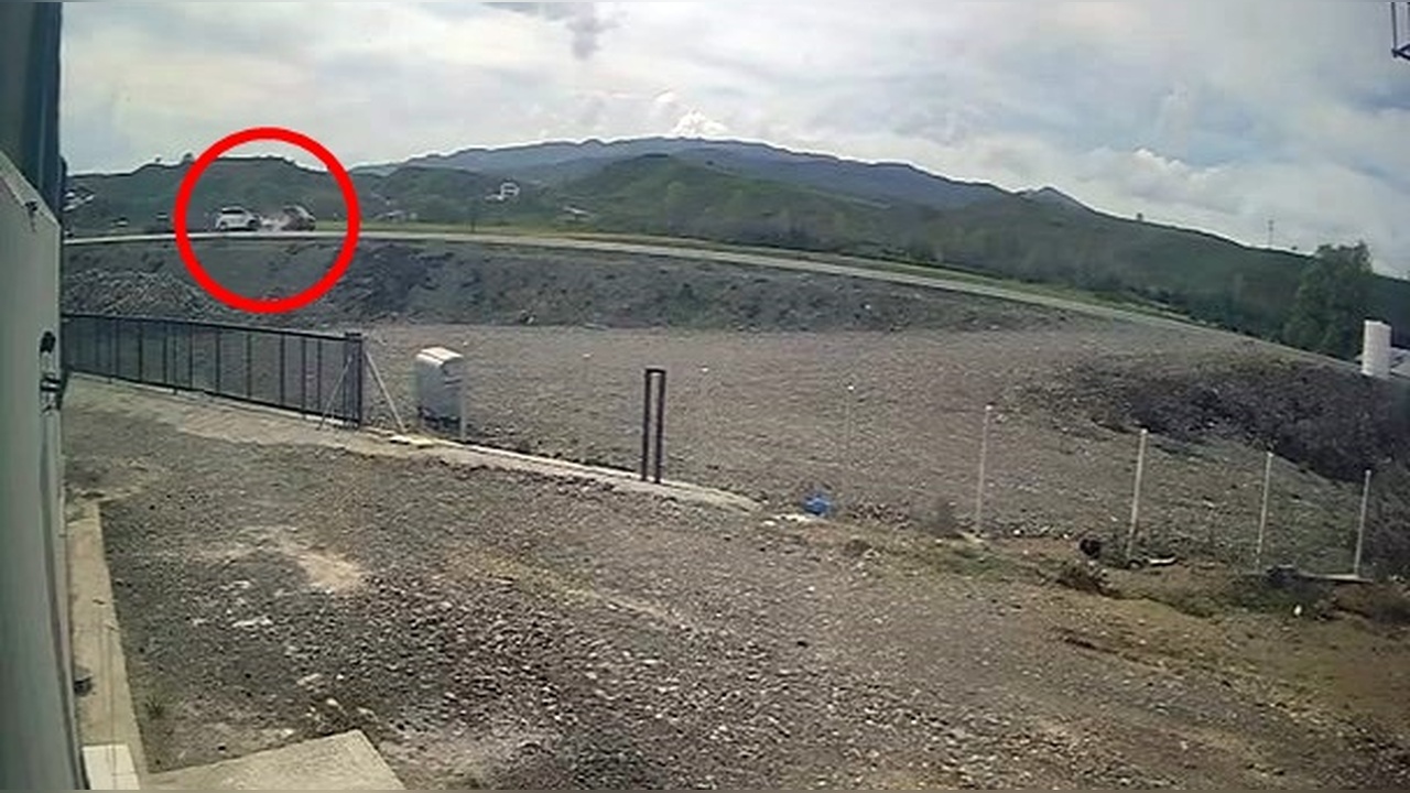 Bingöl'de Otomobil ve Sürücü Kursu Aracı Çarpıştı: 2 Yaralı