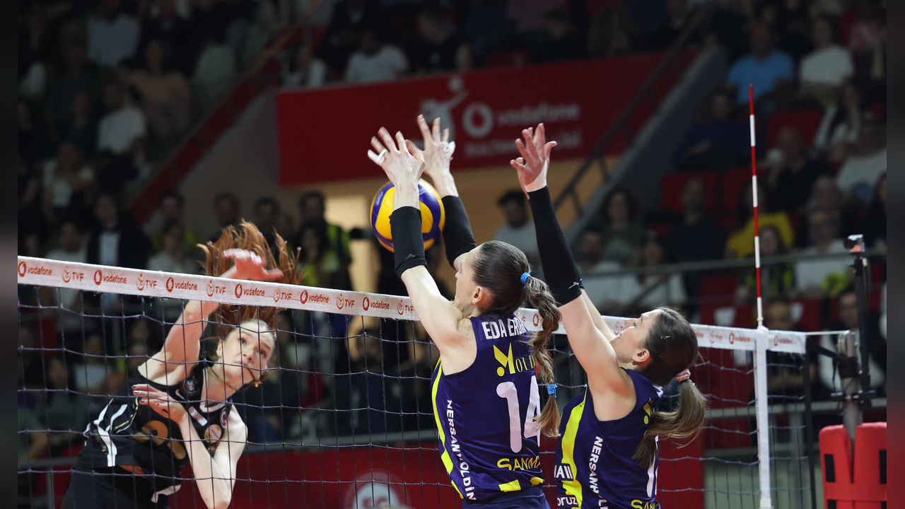 VakıfBank, Final Serisinde 2-0'lık Avantaj Sağladı
