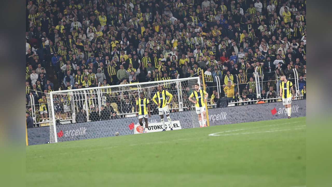 Fenerbahçe, Zirve Yarışında Kritik Puan Kaybı Yaşadı