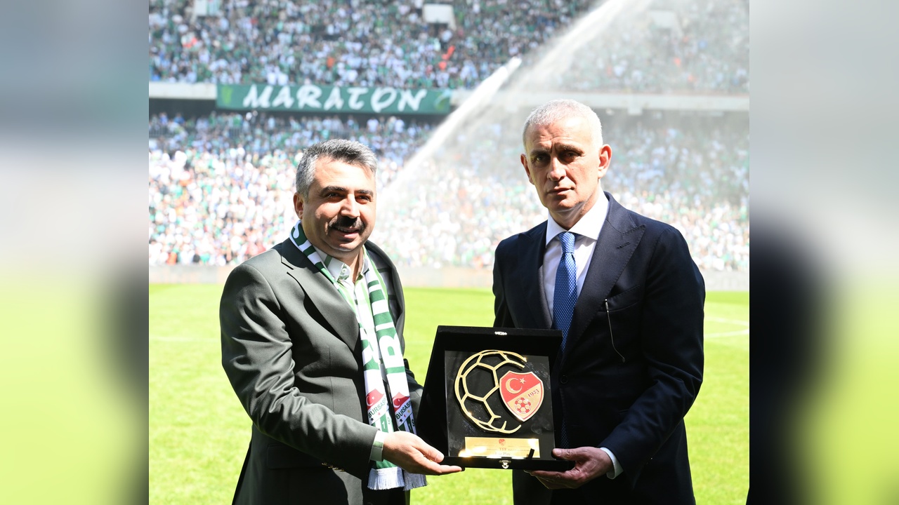Bursaspor ve Yıldırım Belediyesi Ödüllerini Aldı