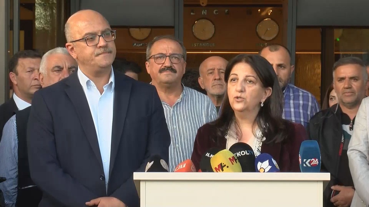 İmralı Heyeti Üyesi Buldan, Sırrı Süreyya Önder'in Hastane Önünde Açıklama Yaptı