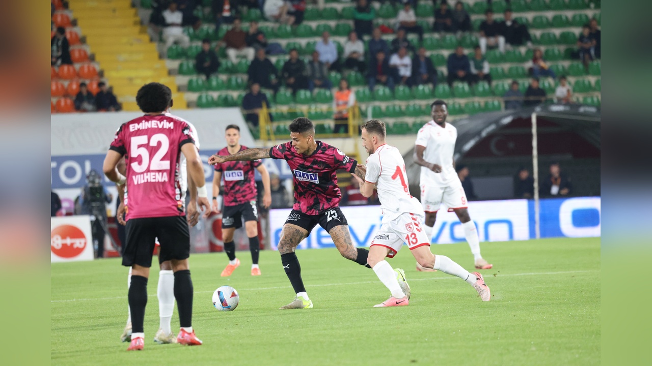 Alanyaspor, Samsunspor'u 1-0 mağlup etti