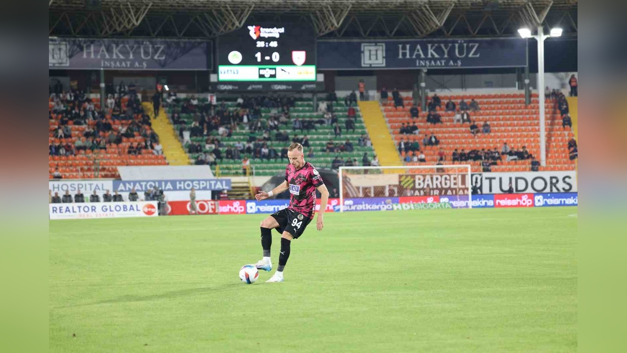 Alanyaspor, Samsunspor'u 1-0 mağlup etti