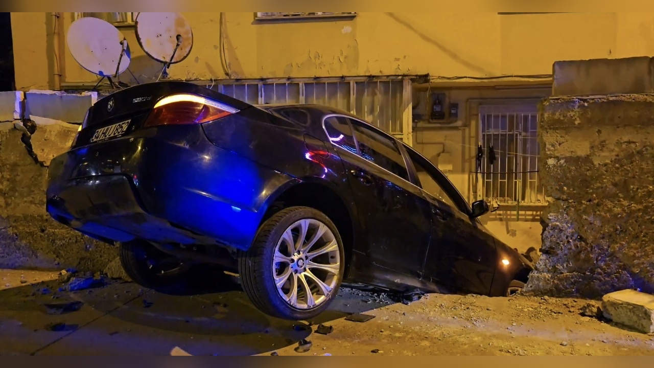 Üsküdar'da Trafik Kazası Sonrası Sürücü Kaçtı