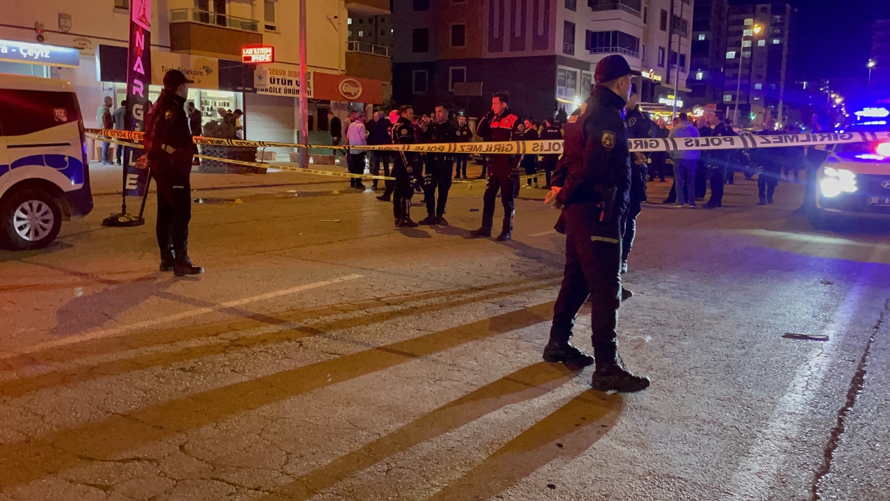 Borç- Alacak Kavgası Kanlı Bitti: 2 Kişi Yaralandı, Bekçi Müdahale Etti