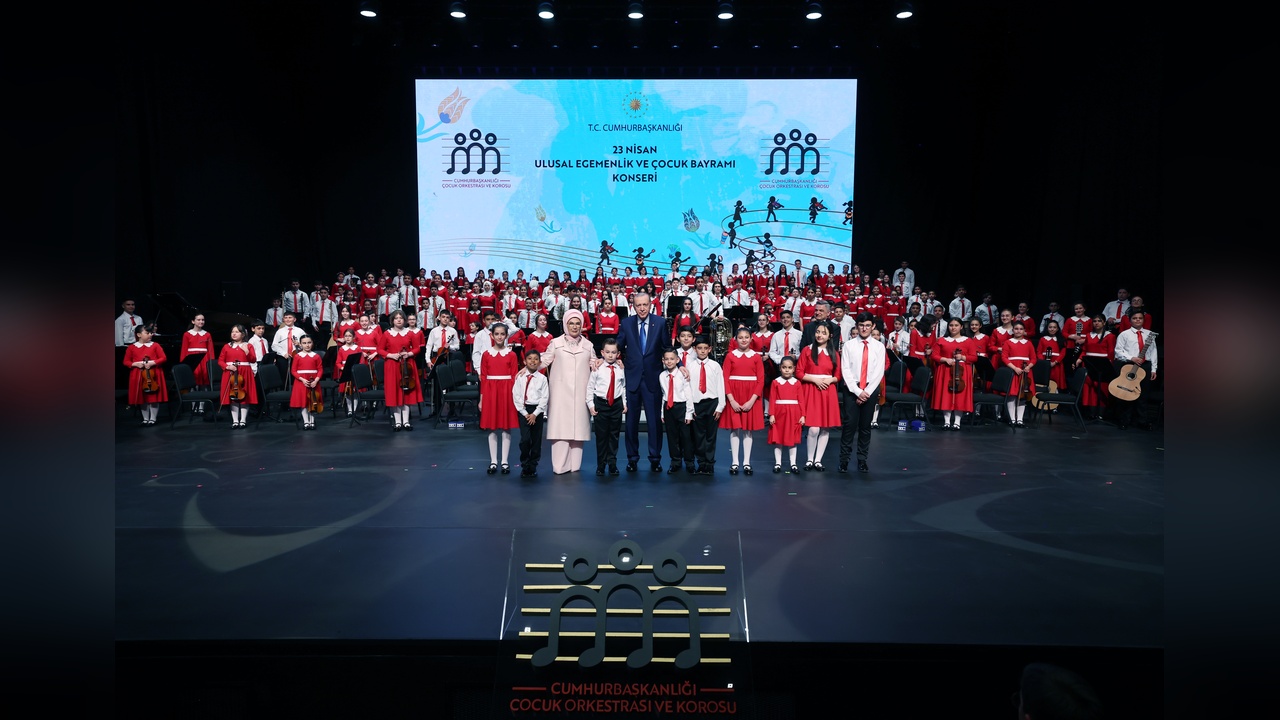 Cumhurbaşkanı Erdoğan, 23 Nisan Çocuk Bayramı Kutlamalarında Konseri İzledi