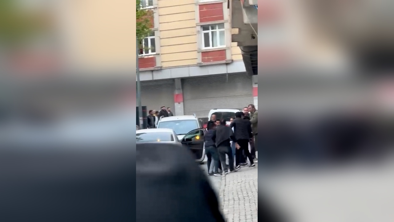 Sultangazi'de Silahlı Kavga: Çocuk Kurşunlara Maruz Kaldı