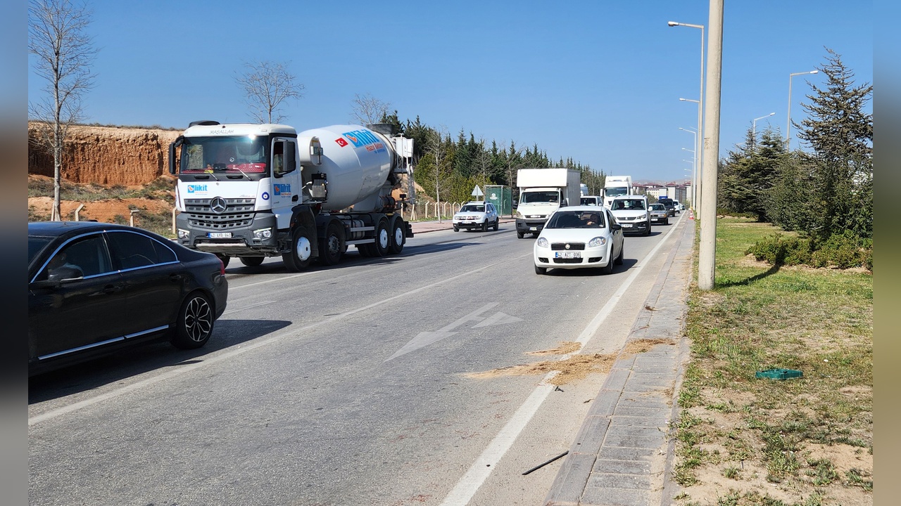 İstanbul'da Minibüs Çarpması Sonucu Bisikletli Genç Hayatını Kaybetti