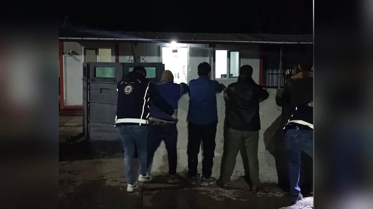 Sivas'ta Güvenlik Ekipleri 5 Kaçak Göçmeni Yakaladı