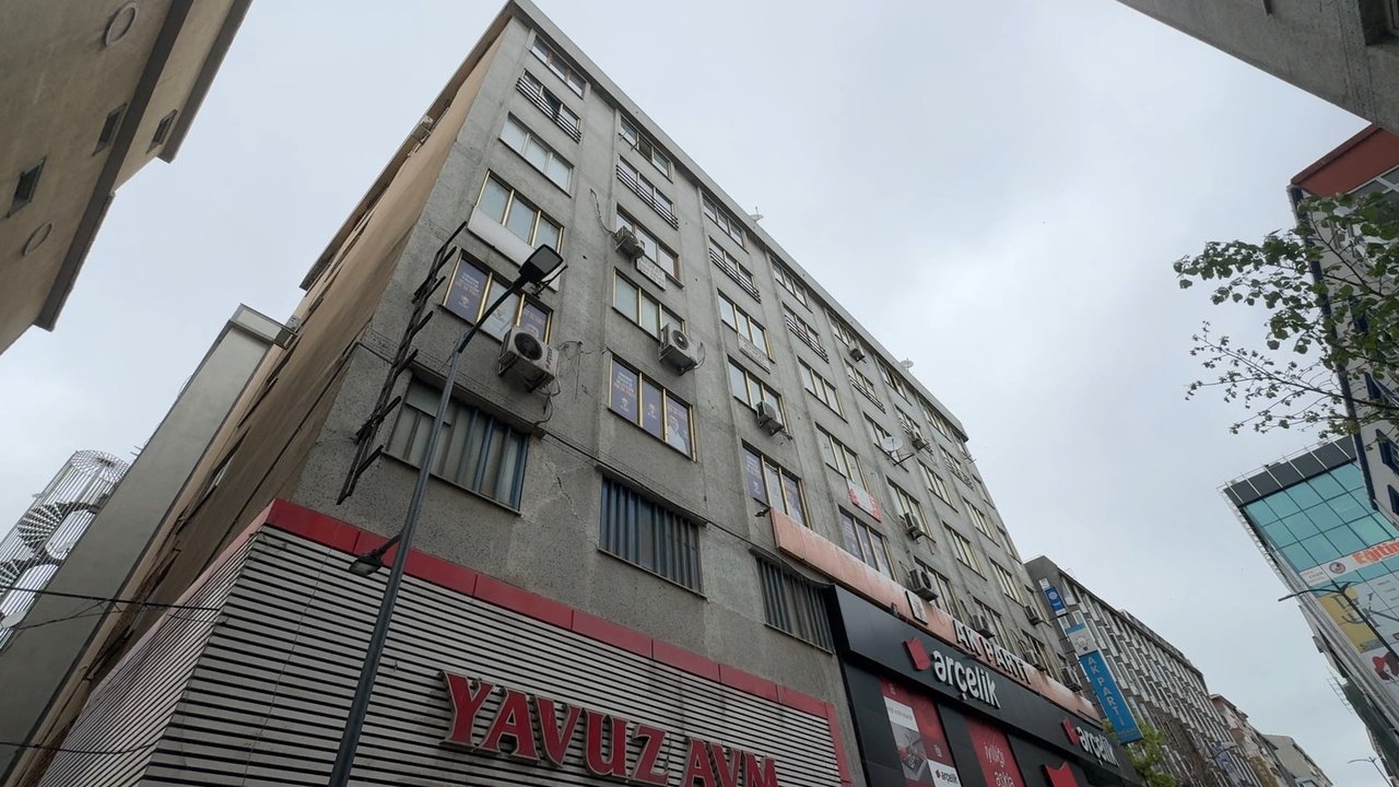 Avcılar'da Güvenlik Endişesiyle Üç Bina Tahliye Edildi ve Mühürlendi