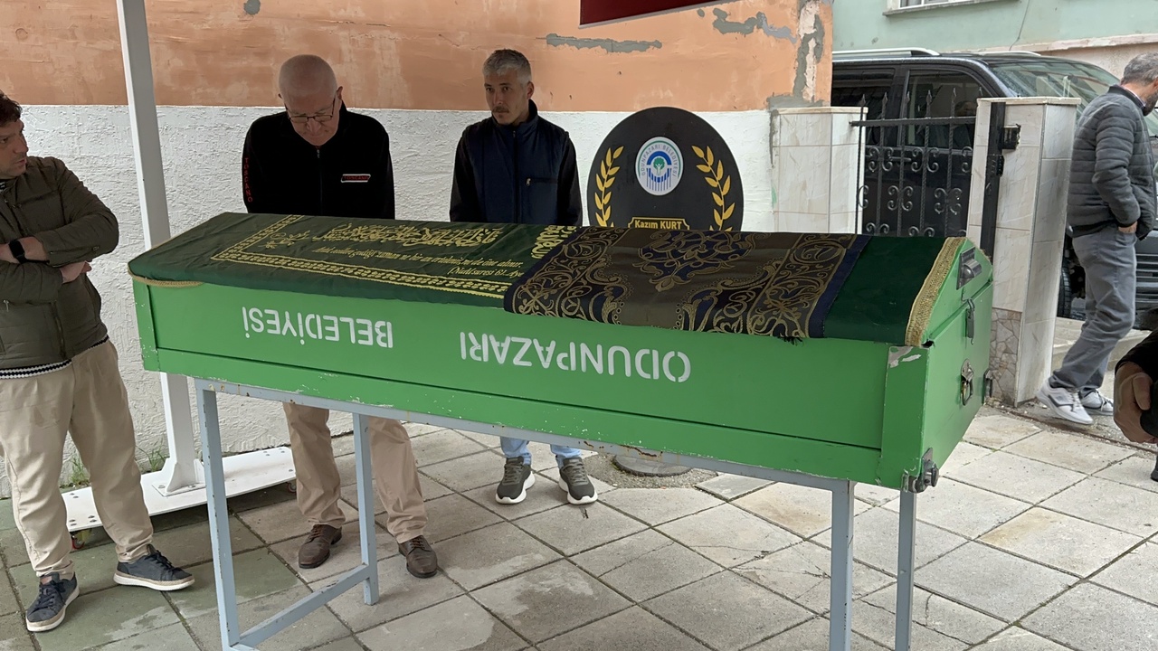 Muğla'da Kayalıklara Düşen Yamaç Paraşütçüleri Eskişehir’de Son Yolculuğuna Uğurlandı
