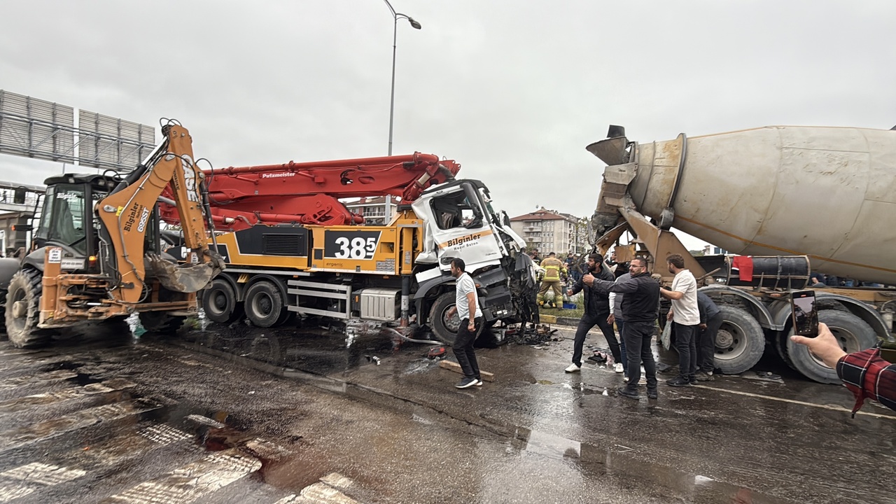 Bartın’da Trafik Kazası: Üç Araç Çarpıştı, 8 Yaralı