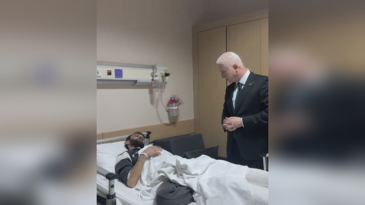 İstanbul Valisi Gül, Deprem Sonrası Yaralıları Hastanede Ziyaret Etti