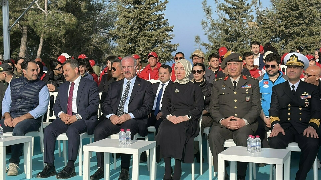Çanakkale'de 57'nci Alay'a Anlamlı Vefa Yürüyüşü Gerçekleştirildi