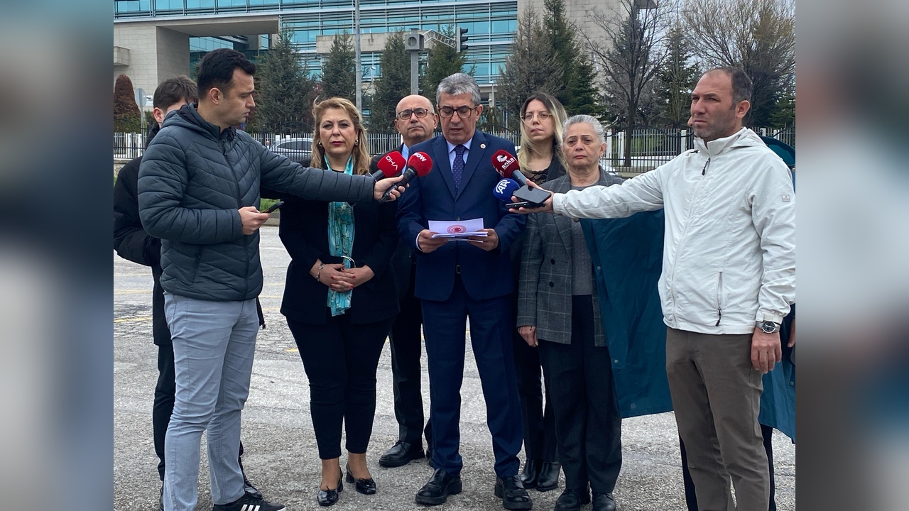 CHP, Anayasa Mahkemesi'ne Yürürlüğü Durdurma ve İptal Başvurusu Yönetti