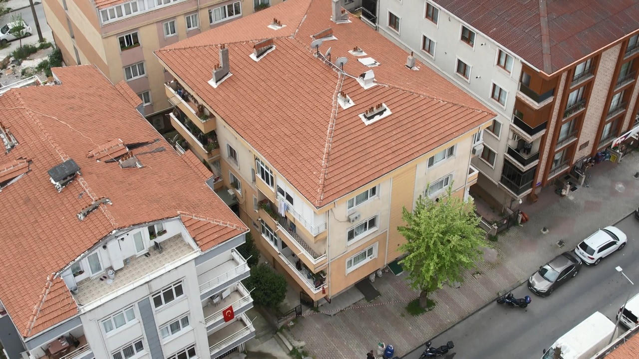 Küçükçekmece'de Deprem Sonrası Boşaltılan Binaların Havadan Görüntüleri Paylaşıldı