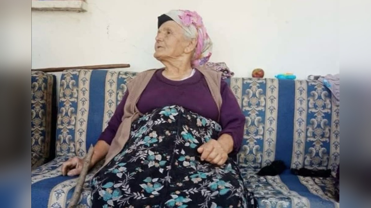 Dut Ağacına Çarpan Otomobildeki Çift Hayatını Kaybetti