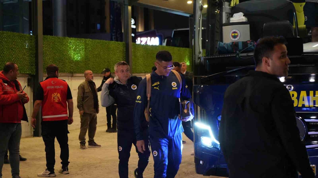Fenerbahçe, Gaziantep'te Hazırlıklarını Sürdürüyor