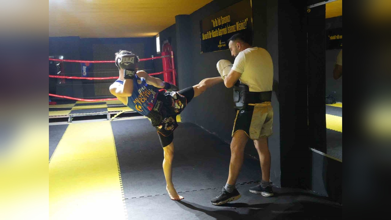 Hamza Eren Göksu, Wushu ve Muay Thai Dünya Şampiyonası İçin Çalışmalarını Sürdürüyor