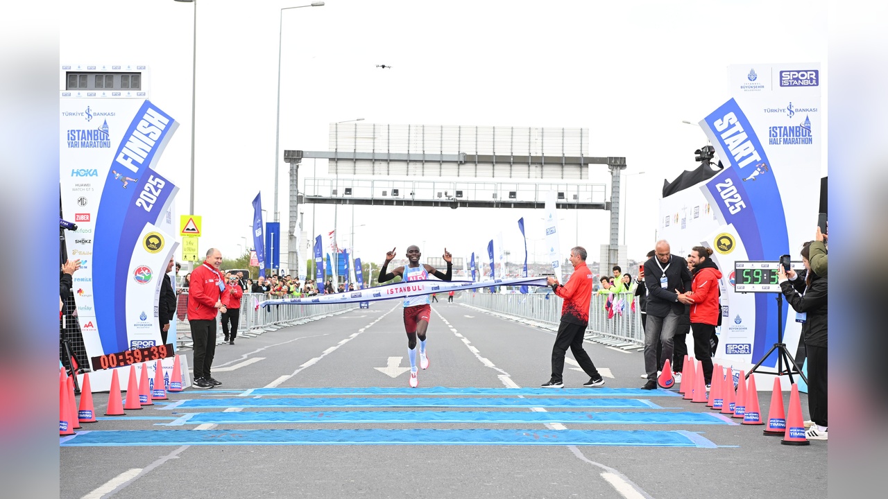 İstanbul Yarı Maratonu'nda Kenyalı Atletler Şampiyon Oldu