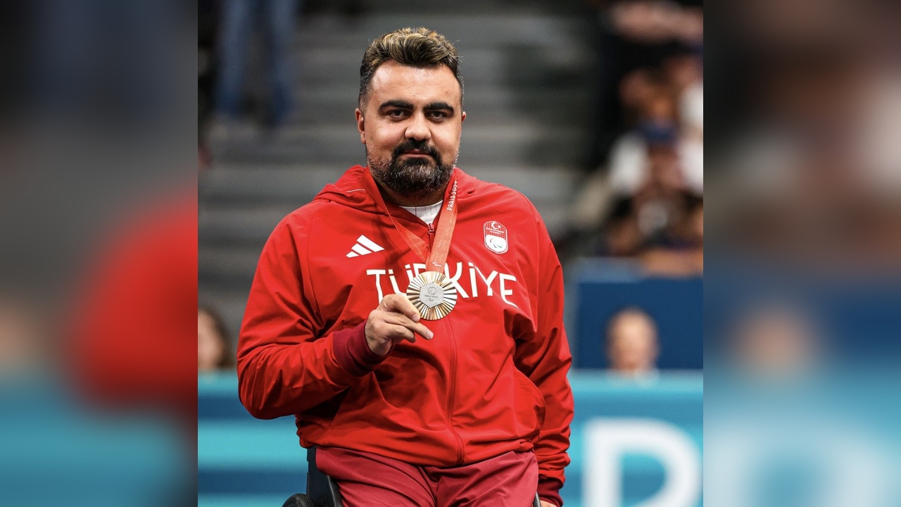 Efsane Raketi Tenis Dünyasına Veda Etti