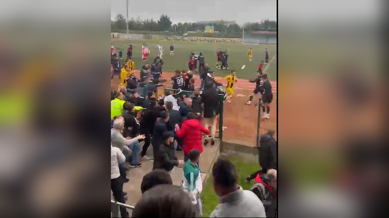 Samsun Süper Amatör Lig Maçında Gergin Anlar: Futbolcular Arasında Kavga Çıktı