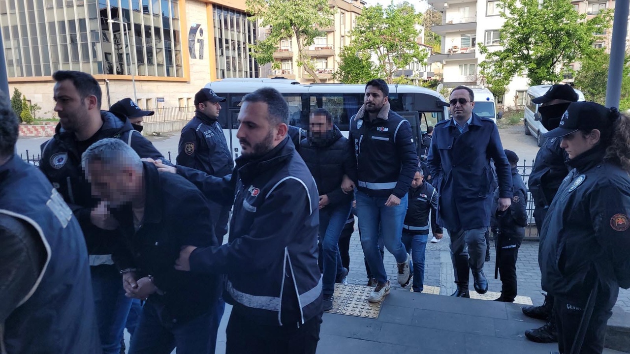 Zonguldak’ta Düzenlenen Operasyonda Silah Kaçakçılığına Darbe