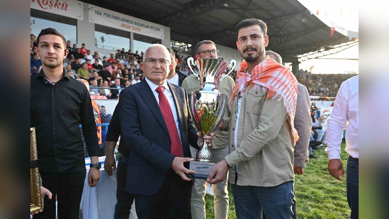 Antalya’da Geleneksel Yağlı Güreş Festivali Coşkuyla Gerçekleşti