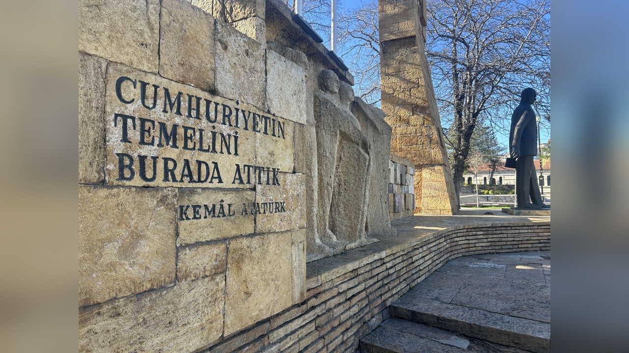 Sivas Kongresi Anıtı Çevresinde Yenileme Çalışmaları Başladı