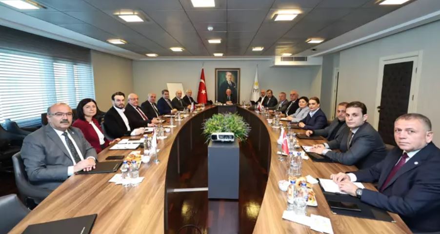 İYİ Parti Lideri Dervişoğlu A Takımı'nı topladı
