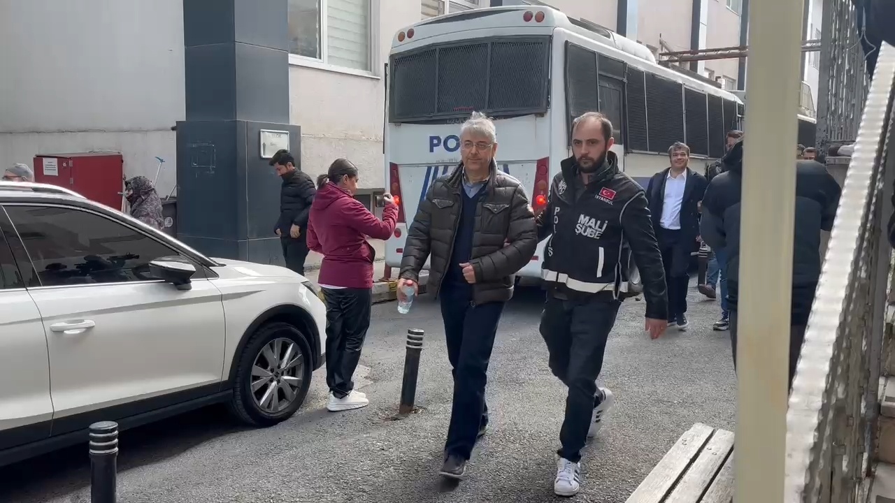 İstanbul'da İBB'ye Yönelik İkinci Operasyonda Gözaltılar Sağlık Kontrolünden Geçiriliyor