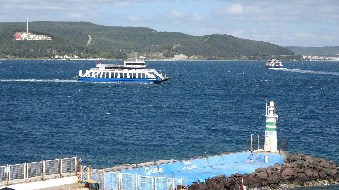 Gökçeada ve Bozcaada Feribot Seferleri İki Gündür Durdu