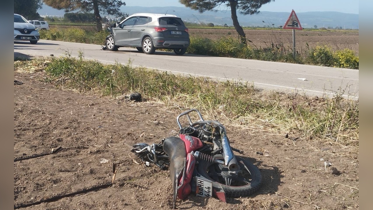 Otomobille Çarpışan Motosiklet Sürücüsü Hayatını Kaybetti