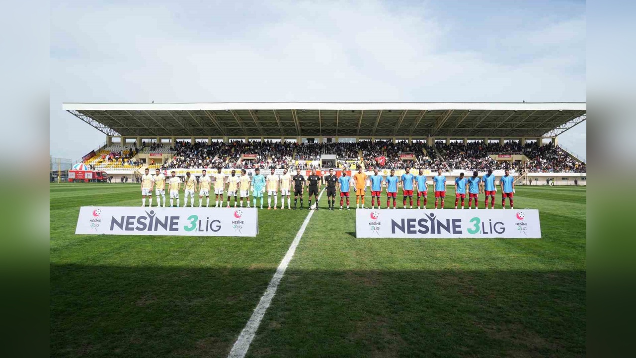 1984 Muşspor, Silifke Belediye Spor'u 2-0 Mağlup Ederek Play-Off'ta Öne Geçti