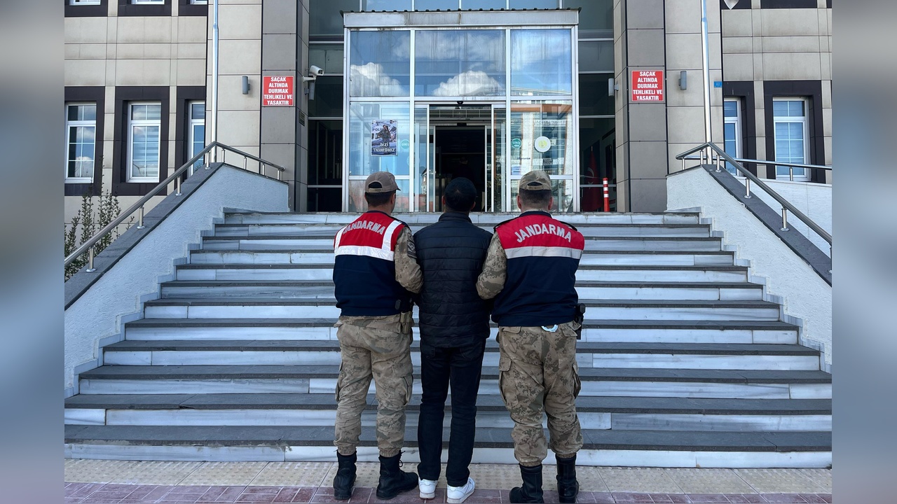 Bitlis'te 14 Yıl 4 Ay Hapis Cezasıyla Aranan Firari Tutuklandı