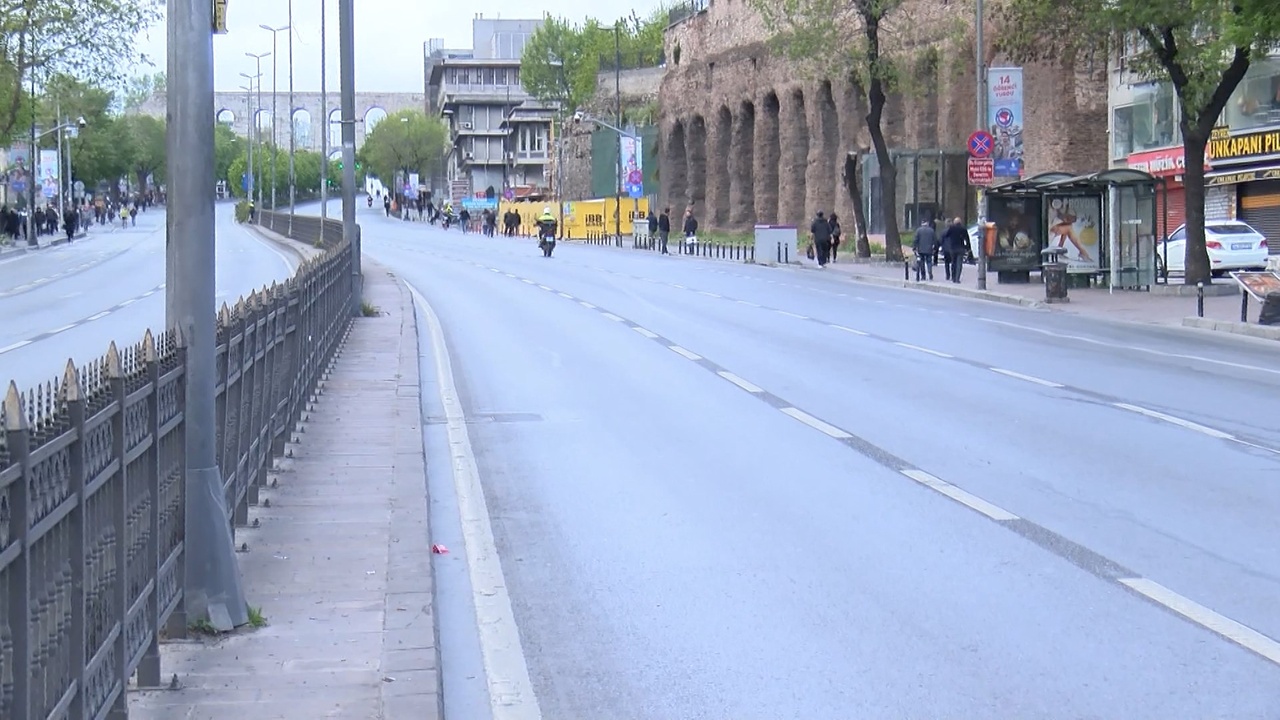 İstanbul’da 1 Mayıs Öncesi Yol Kapanışları İşe Gidenleri Zorladı