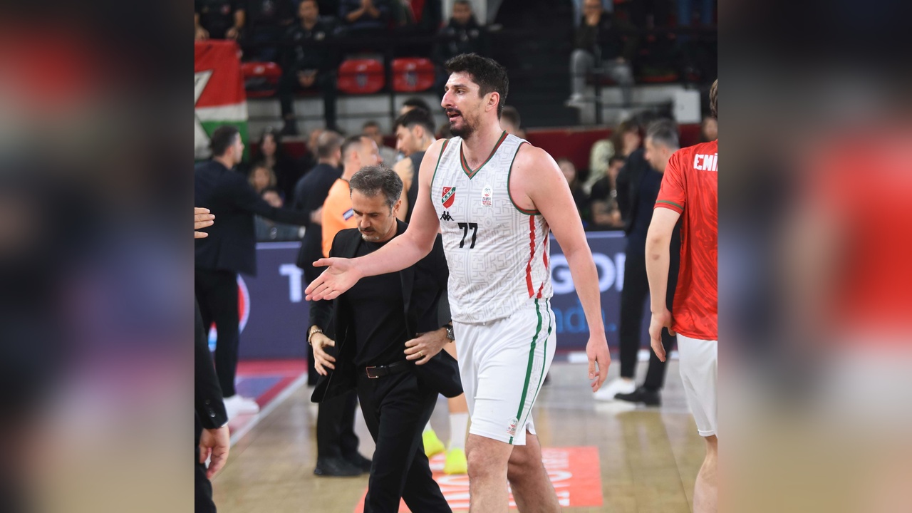 Karşıyaka Basketbolda Muhsin'in Başarısı Zirveye Taşıdı