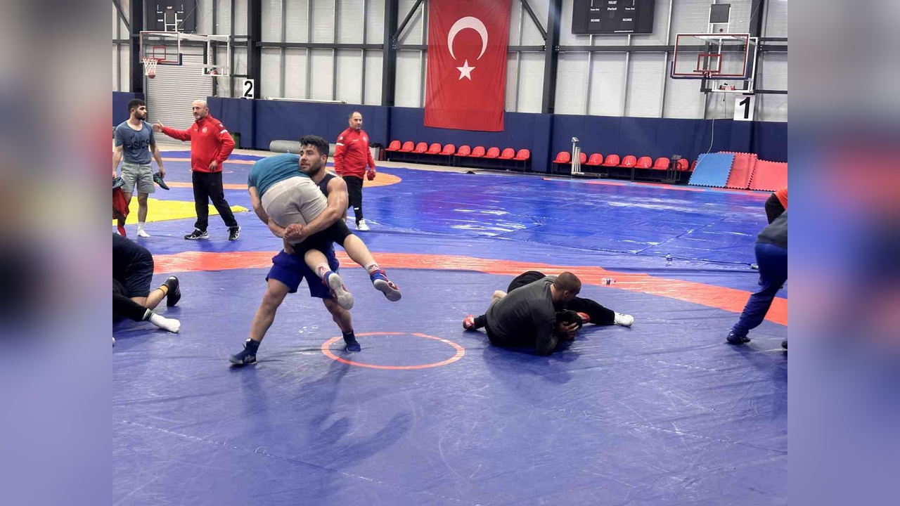 Türkiye İşitme Engelliler Güreş Milli Takımı Yalova’da Hazırlık Kampına Başladı