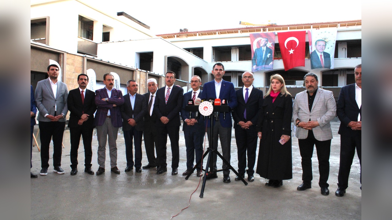 Bakan Kurum'dan Özgür Bey'e: Yapılanları Yakından İncelemesi Çağrısı