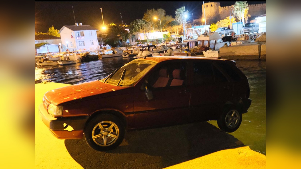 Denize Düşen Otomobildeki Sürücü Son Anda Kurtarıldı
