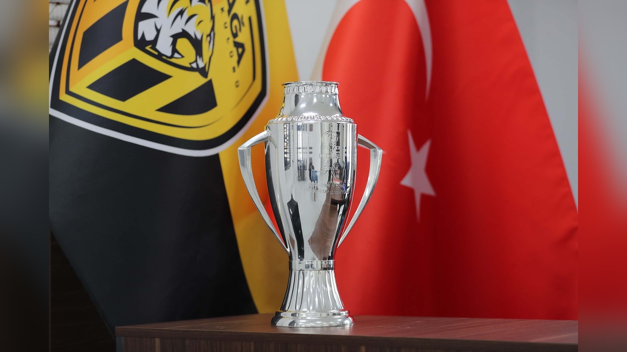 Aliağa Futbol Takımı Şampiyonluk Kupasını Kazandı